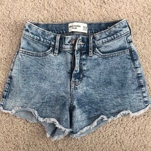 😍girls acid wash jean shorts 😍